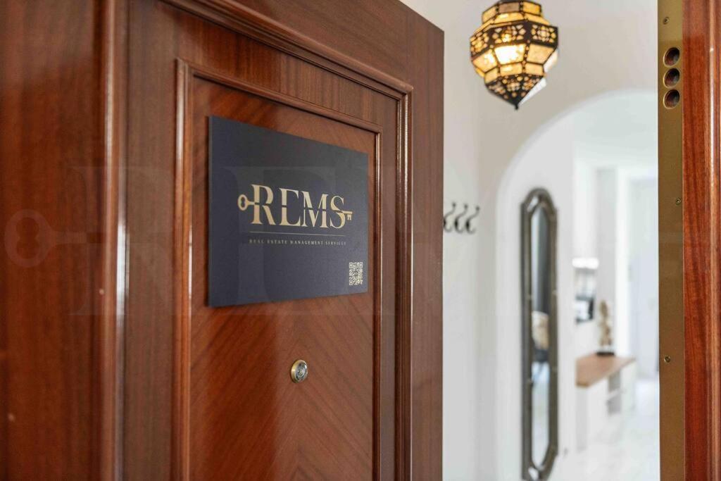 Spacious & Authentic By Rems Appartement